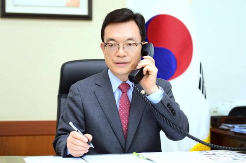 한국 등 7개국 외교차관, 코로나19 교역영향 최소화 논의