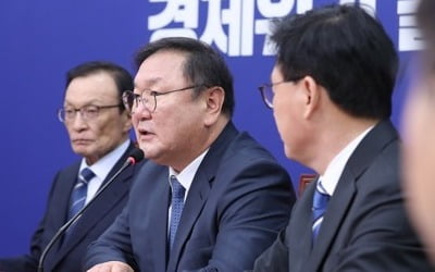 김태년 "통합당 신임 원내대표에 기대…국회 새출발 함께하자"