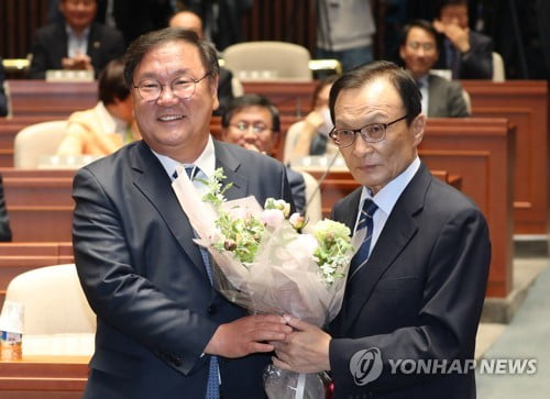 이해찬 "통합당, 조금 나아진 것 같지만…아직 잠에서 못 깬 듯"