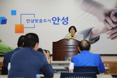 김보라 안성시장 "쉼터 불법 증·개축 원칙대로 처리할 것"(종합)