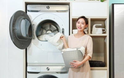 "스팀 받지마!"…LG 건조기 저격한 삼성, 또 '기싸움'