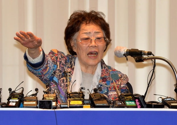 일본군 위안부 피해자 이용수 할머니가 25일 대구 인터불고호텔에서 정의기억연대 문제와 관련해 두번째 기자회견을 하고 있다. (사진=뉴스1)