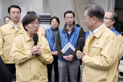 밥그릇 챙기려던 복지부, 대세 '정은경'에 밀렸다