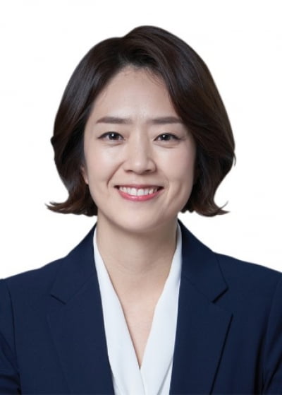 고민정 "여성 의원 비율, OECD에 비하면 여전히 낮아"