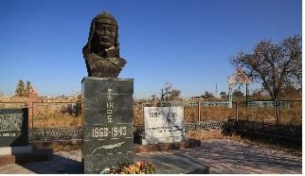 카자흐스탄에 안장된 홍범도 장군의 동상. 사진=국방홍보원