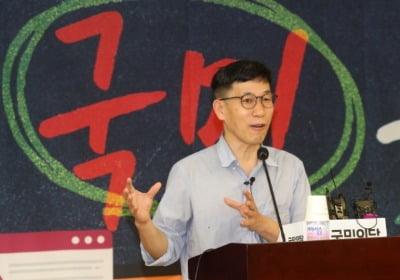 "난사 수준 침 뱉기"…진중권 文비판에 여권 비난 증폭