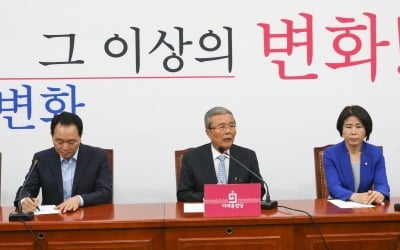 사의표명 주호영, 김종인 설득에 "며칠 쉬겠다"