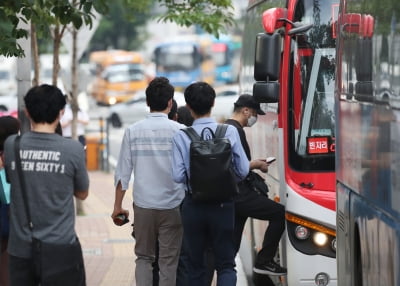 "마스크 쓰세요" 버스 기사에 욕설·하차거부 승객 체포