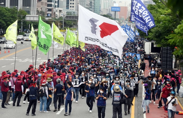 통합당 "최저임금 25.4% 인상 요구한 민노총, 중소기업과 소상공인을 봐라"