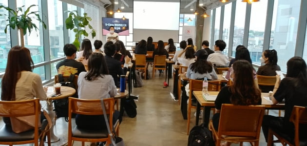 '현직자 직강~영상제작~AI면접 팁' 전수해 주는 이 곳