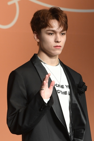 [포토] 세븐틴 버논, '선 굵은 잘생김'