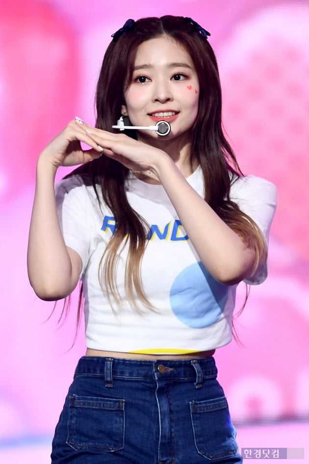 [포토] 아이즈원 김민주, '보는 사람도 기분 좋아지는 미소~'