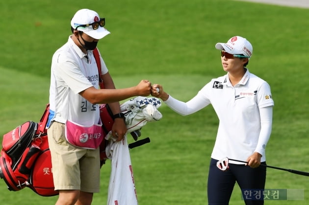 [BC카드·한경 레이디스컵 2020] 김효주, '3라운드 마무리 잘했어'