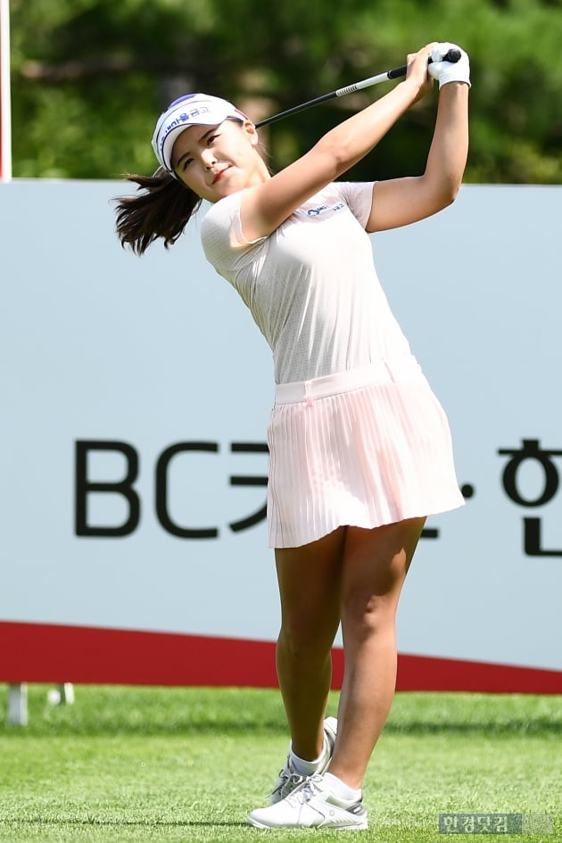 [BC카드·한경 레이디스컵 2020] 송가은, '작은 체구지만 다부진 스윙'