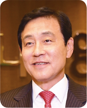 [100대 CEO] 김정태 하나금융지주 회장, ‘신뢰받고 앞서가는 글로벌 금융그룹’ 이끈다