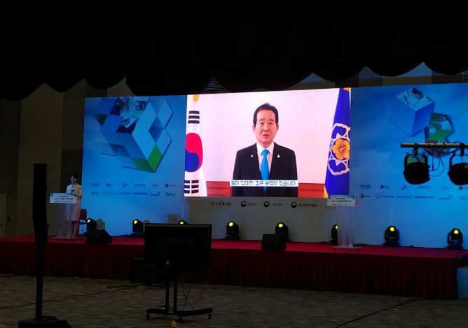 [1618] ‘빵돌이’ 정세균 총리가 관람한 고졸 인재 일자리 콘서트 성황