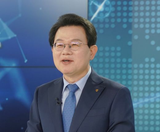 [100대 CEO]김광수 NH농협금융지주 회장, 2년 연속 1조원 이상 순이익 달성
