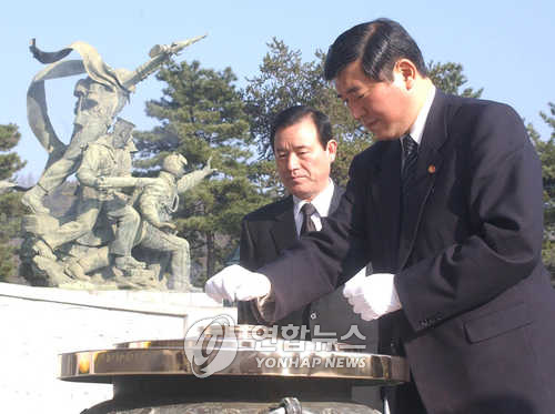 日 차기 총리 경쟁 활발…선두 주자는 '아베 라이벌' 이시바