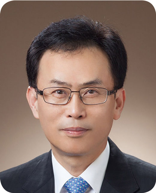 [100대 CEO] 김교현 롯데케미칼 사장, 해외·스페셜티 사업 강화…지속 성장 기반 다진다