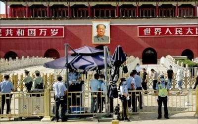 톈안먼 31주기…통제하는 중국, 추모하는 홍콩 시민