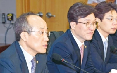 국회 파행에도…여야 15명 '경제 협치'