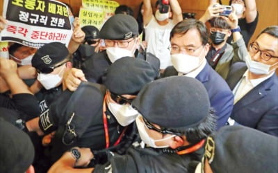 '비정규직 제로 실험'에 골병 든 인천공항