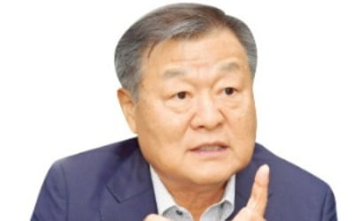 "값싼 수입 유제품 곧 몰려오는데…절벽서 같이 떨어져 죽자는거냐"