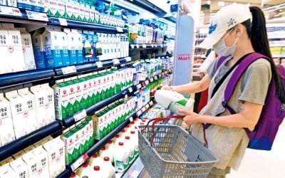 [단독] 우유 남아돌아도…原乳값 계속 뛰는 한국
