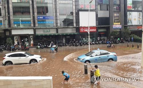 인니, 올해 자연재해로 188명 숨져…코로나 사망자는 1천613명