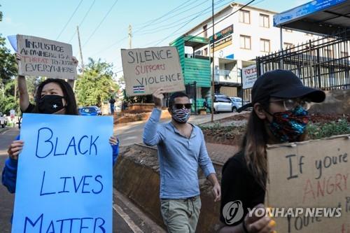아프리카도 미 흑인사망 항의 시위…분노 표출