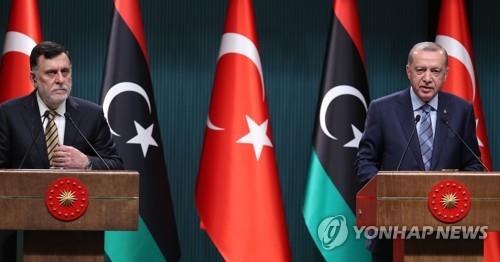 터키 에르도안 "리비아통합정부 지원 강화할 것"