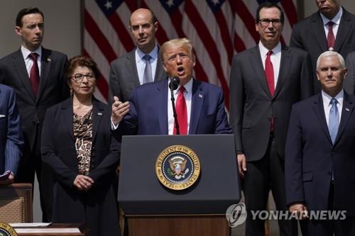 일자리 증가에 '우쭐' 트럼프 "버핏, 항공주 매도는 실수"