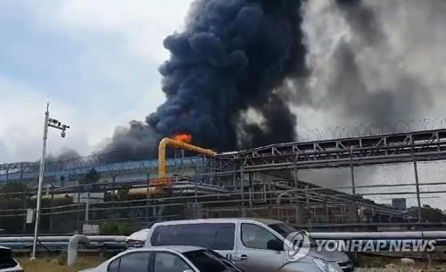 포항제철소 스테인리스 공장에 불…2시간 만에 진화