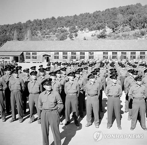 영하 20도 전쟁통서 피난민 400명 구출…'숨은 영웅'에 무공훈장