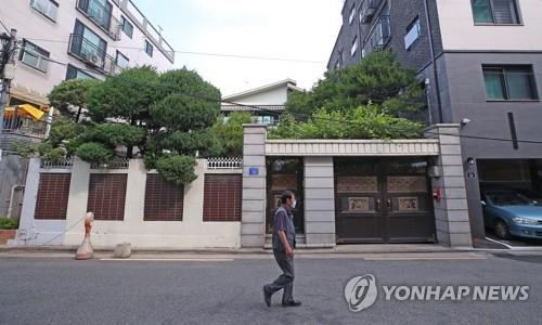 "길원옥 할머니 양아들, 매주 마포 쉼터 찾아와 돈 챙겨가"(종합)