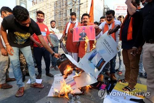 중국산 불매 나선 인도…"한국 기업에 반사이익 가능성"