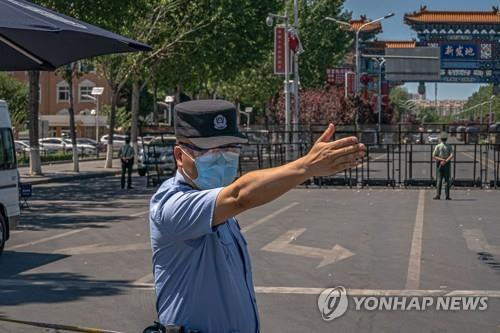 중국 전문가 "베이징 코로나19 긴장 풀긴 너무 일러"