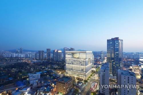아모레, 네이버와 MOU 체결…온·오프라인 유통 연계 강화