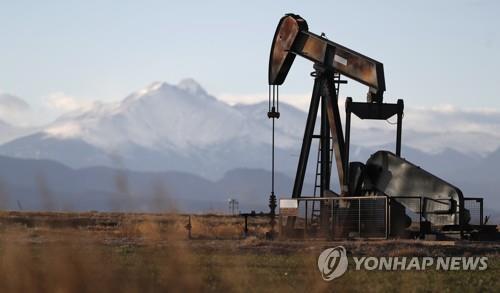 국제유가, 나흘 만에 하락…WTI 0.9%↓