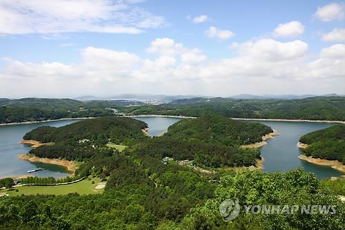 이시종 충북지사 "대청호 규제완화·수질 두마리 토끼 잡겠다"