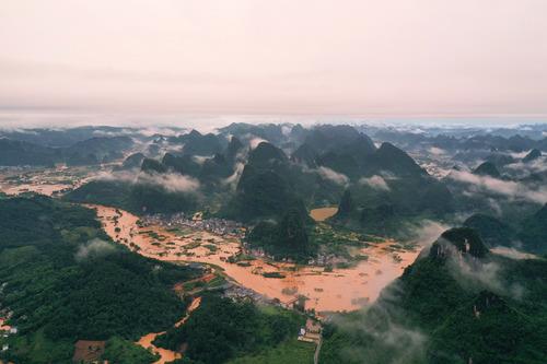 중국 남부 '물난리 중'…25일 연속 경보·싼샤댐 붕괴설까지