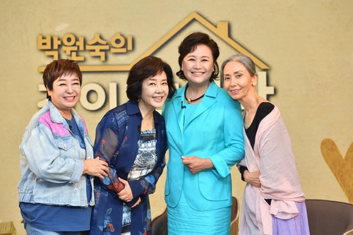 박원숙 "김영란·혜은이·문숙, 갖은 세파 이겨내고 모여"