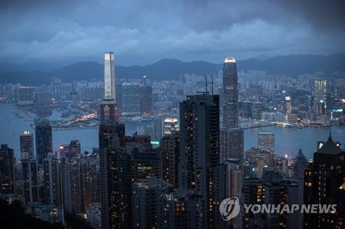 '더는 특별하지 않은 홍콩' 될라…경제 쓰나미 덮칠 수도
