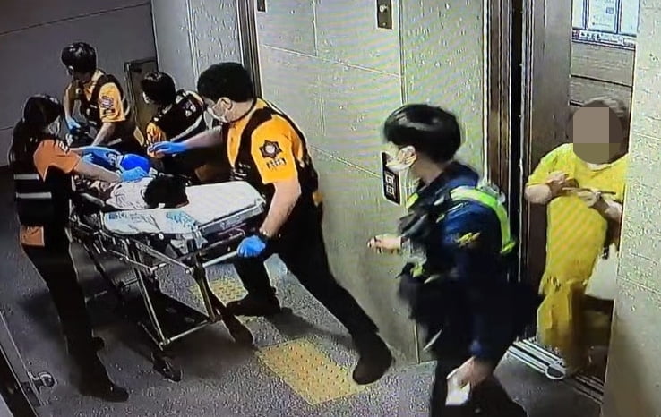 9살 아들 가방에 7시간 가둬 `의식불명`…천안 계모 구속