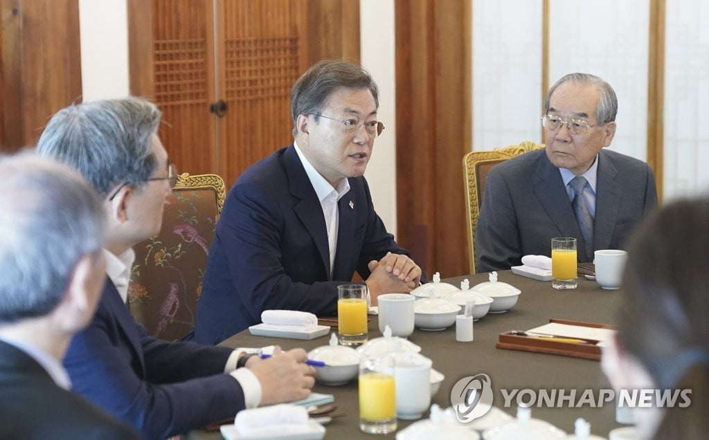 문대통령, 김여정 담화에 "국민이 더 큰 충격 받았을 것…안타깝다"