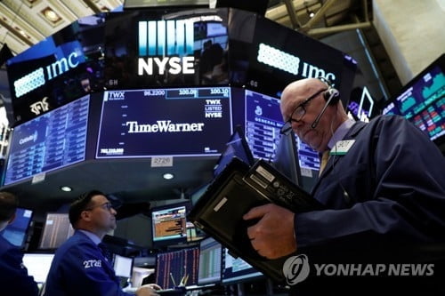 미국 증시, `코로나 재유행` 혼조…다우↓·나스닥↑