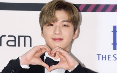 [TEN 포토] 강다니엘 '헤어스타일도 하트로'