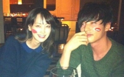 원빈♥이나영, 결혼 전 사진 화제…풋풋한 닮은꼴 커플