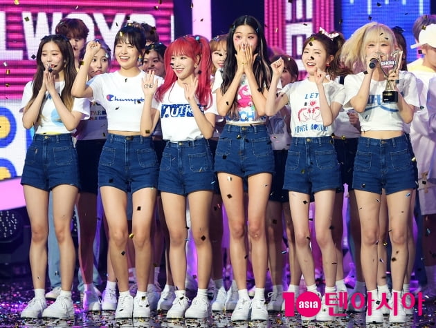 [TEN 포토] 아이즈원 '우리가 1위라니!'