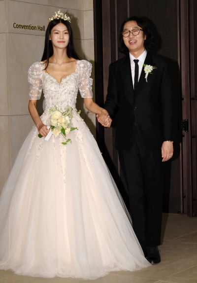 [TEN 포토] 김경진-전수민 결혼식 '행복한 신부와 신랑'